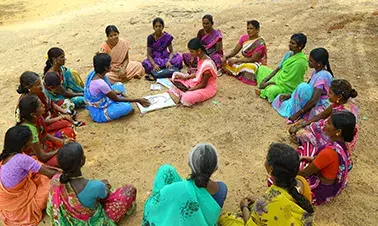 தேனி : மகளிர் சுயஉதவி குழு கடன்கள் மீது கறார் வசூல் கூடாது; கலெக்டர் அறிவுறுத்தல்