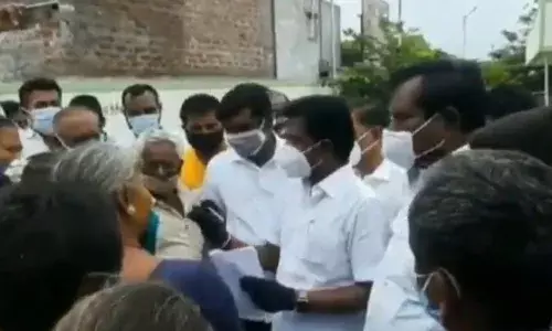 பொதட்டூர்பேட்டை அரசு மருத்துவமனையில் மக்களிடம் குறைகளை கேட்ட திருத்தணி எம்எல்ஏ!