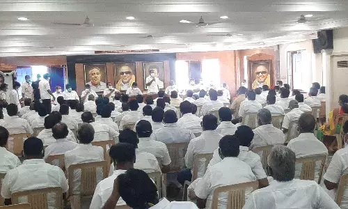 ஊரடங்கை அமைச்சரே மீறலாமா? சேலத்தில் செந்தில்பாலாஜி தலைமையில் திமுகவினர் ஆலோசனை!