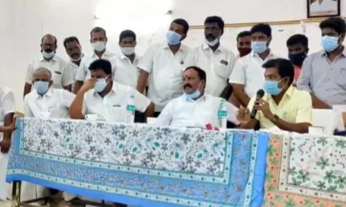 திருத்தணி: வட்டார வளர்ச்சி அலுவலகத்தில் உள்ளாட்சி பிரதிநிதிகளின் ஆலோசனை கூட்டம்!