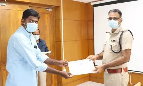 தேர்தலின் போது சிறப்பாக பணியாற்றிய தனிப்பிரிவு போலீசார்- எஸ்பி பாராட்டு