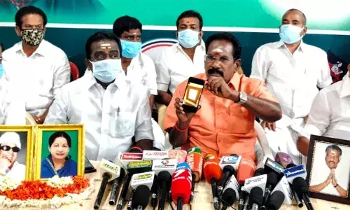 அரசு மருத்துவமனையில் கொரோனாவால் இறப்பவர்களுக்கு சான்றிதழ் வழங்குவதில் முறைகேடு : முன்னாள் அமைச்சர்  குற்றச்சாட்டு