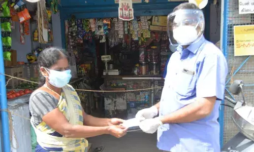 ஈரோட்டில் வீடு வீடாகச் சென்று டோக்கன் வழங்கும் பணி தொடக்கம்