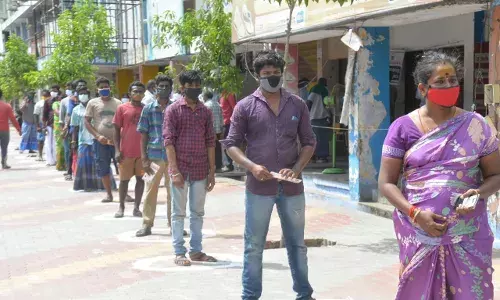 ஈரோடு மாநகராட்சி சார்பில் காய்கறி வியாபாரிகளுக்கு கொரோனா பரிசோதனை
