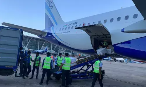 தமிழகத்திற்கு 3 லட்சம் கோவிஷீல்டு தடுப்பூசிகள் புனேவிலிருந்து சென்னை வந்தன!