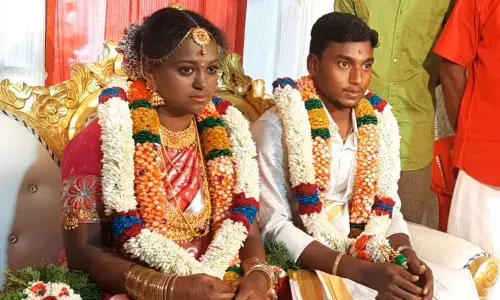கம்யூனிசம், லெனினிசம் புடைசூழ மம்தாவை மணந்த சோஷலிசம்: சேலத்தில் ஒரு புதுமை திருமணம்!