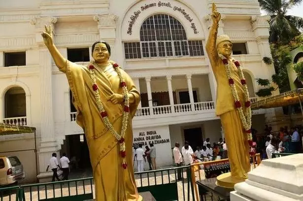 அ.தி.மு.க. சட்டமன்ற கட்சி கொறடா மற்றும் துணைத் தலைவர் யார்? அ.தி.மு.க. சட்டமன்ற கட்சி கொறடா மற்றும் துணைத் தலைவர் யார்?