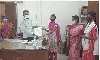 திருவண்ணாமலை: அரசு பள்ளியில் சேர பிளஸ் ஒன் மாணவர்கள் ஆர்வம்
