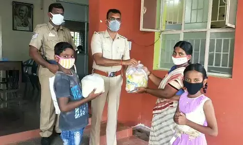 வாழ்வாதாரம் இழந்த பெண்ணுக்கு உதவிக்கரம் நீட்டிய இன்ஸ்பெக்டர்: ஈரோட்டில் நெகிழ்ச்சி!