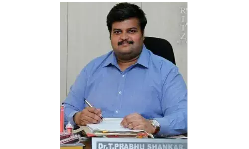 கரூர் மாவட்ட புதிய ஆட்சியராக  பிரபு சங்கர்  பொறுப்பேற்பு