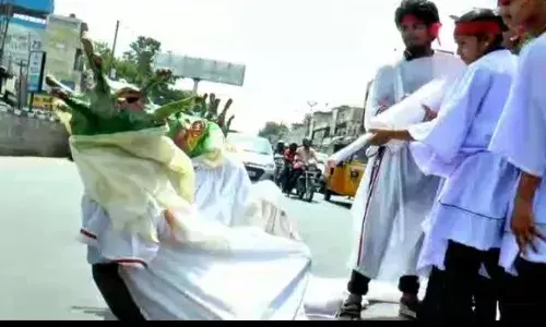 மதுரையில் இந்திய மாணவர் சங்கம் சார்பில் கொரோனா விழிப்புணர்வு நாடகம்
