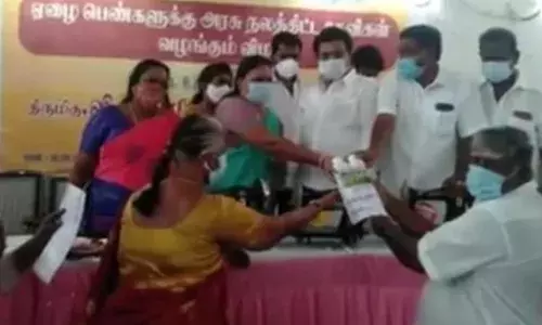 திருவள்ளூர் எம்எல்ஏ ராஜேந்திரனிடம் பிஞ்சிவாக்கும் தலைவர் மனு அளித்தார்