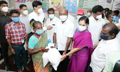 தொழுநோயால் பாதிக்கப்பட்டவர்களுக்கு அரிசி, மளிகை பொருட்கள்: அமைச்சர் சுப்பிரமணியன் வழங்கல்