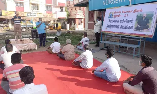 யோகாவை பயில்வோம் கொரோனாவை கொல்வோம் என்ற தலைப்பில் யோகா நிகழ்ச்சி