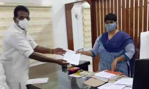 விவசாயக் கடன், தள்ளுபடி செய்யப்பட்ட நகைக்கடன் நகைகளை வழங்க கோரிக்கை விவசாயக் கடன், தள்ளுபடி செய்யப்பட்ட நகைக்கடன் நகைகளை வழங்க கோரிக்கை