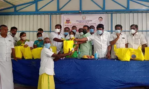 பாபநாசம் பகுதியில் 74 அர்ச்சகர்களுக்கு காெரோனோ நிவாரணம் :  அறநிலையத்துறை   வழங்கல்