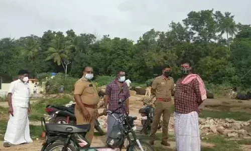 பொள்ளாச்சி: ஊரடங்கை மீறி மாட்டுச்சந்தை - ரூ.10,000 அபராதம்