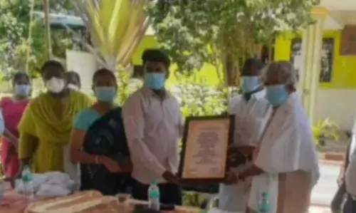 தீ விபத்து, குழந்தையை காப்பாற்றிய செவிலியருக்கு  பஞ்செட்டி ஊராட்சியில் பாராட்டு