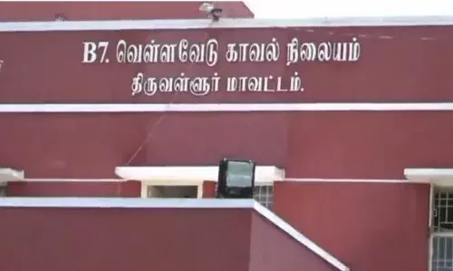 காவல்சேரியில்  வீட்டின் பூட்டை உடைத்து ரூ. 6 லட்சம் மதிப்பிலான தங்க நகை கொள்ளை