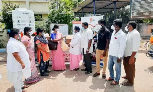 கடலூரில் கொரோனா தடுப்பு உபகரணங்கள் வழங்கிய தொண்டு நிறுவனம்