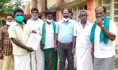 சாலை ஆக்கிரமிப்பை மீட்டுத்தரக்  கோரி மனு