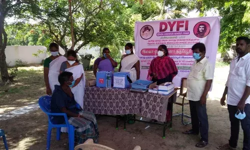 திண்டிவனம் அருகே இந்திய ஜனநாயக வாலிபர் சங்கம் சார்பில் தடுப்பூசி முகாம்