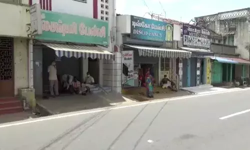 ஈரோட்டில் 28ம் தேதி முதல் புதிய தளர்வுகள் - திறக்க ஆயத்தமாகும் கடைகள்