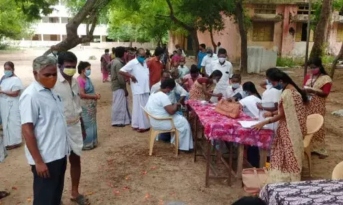கலவை அருகே தடுப்பூசி பற்றாக்குறையால் திருப்பி அனுப்பப்பட்ட  பொதுமக்கள்