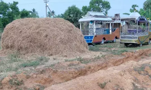 திண்டிவனம் அருகே அரசு புறம்போக்கு இடத்துக்கு அடித்து கொள்ளும் தனிநபர்கள்
