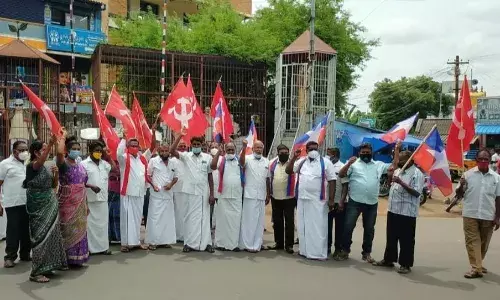 பாப்பிரெட்டிப்பட்டியில் இடதுசாரிகள், விடுதலைச்சிறுத்தைகள் ஆர்ப்பாட்டம்