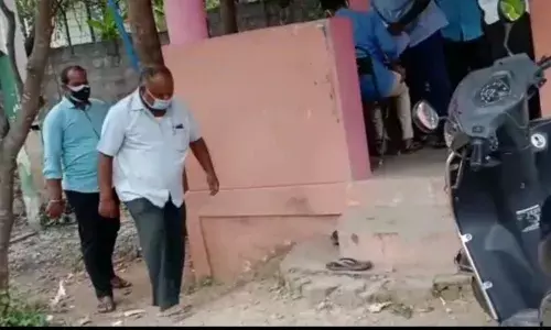 பாலகோடு: பட்டா மாற்றம் செய்ய லஞ்சம் வாங்கிய வி.ஏ.ஓ. கைது