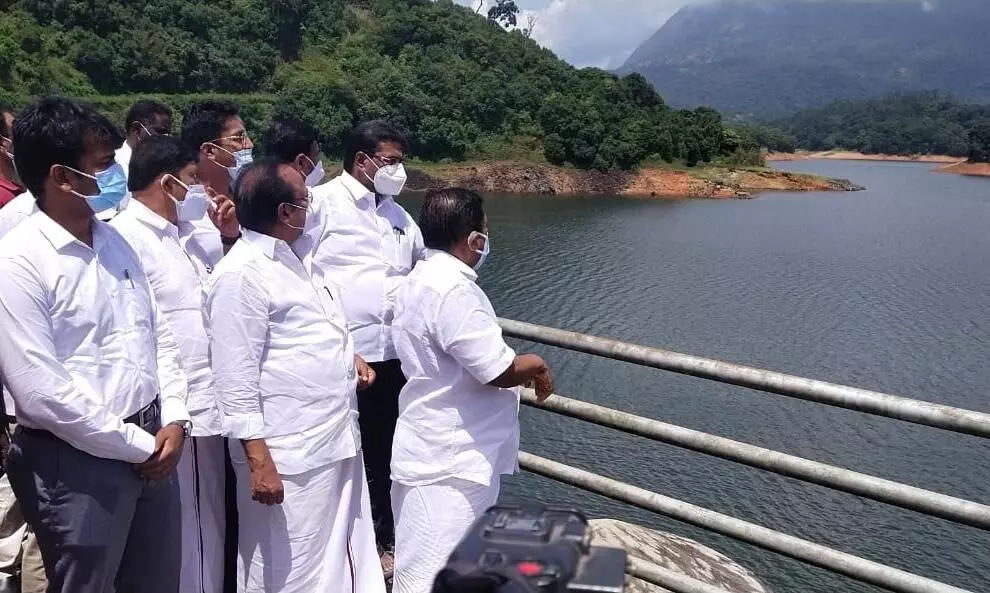 சிறுவாணி அணையில் வனத்துறை அமைச்சர் ராமச்சந்திரன் ஆய்வு சிறுவாணி அணையில் வனத்துறை அமைச்சர் ராமச்சந்திரன் ஆய்வு