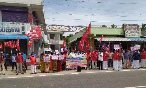 பெட்ரோல் விலையுயர்வை கண்டித்து கோவையில் இடதுசாரிகள் ஆர்ப்பாட்டம்