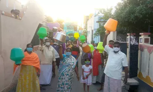 நாட்றம்பள்ளி அருகே காலிக்குடங்களுடன் பொதுமக்கள் போராட்டம்