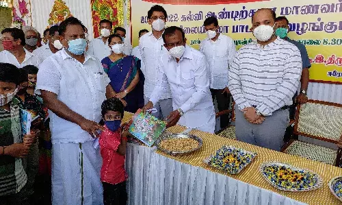 ஈரோட்டில் ஆசிரியர்களின் முயற்சியால் அரசு பள்ளிகளில் மாணவர் சேர்க்கை அதிகரிப்பு : அமைச்சர் முத்துசாமி