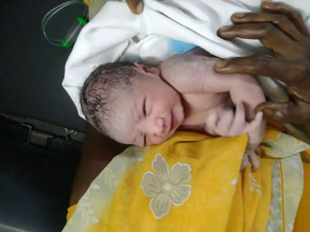 பெரம்பலூரில் 108 ஆம்புலன்சில்  பெண்ணுக்கு ஆண் குழந்தை பிறந்தது