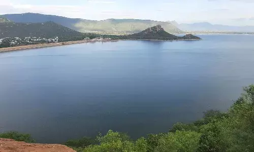 மேட்டூர் அணையின் நீர்மட்டம் குறைந்தது