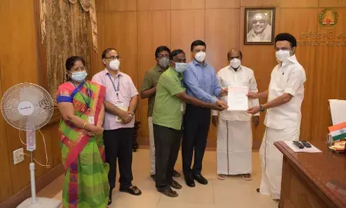 மின் பொறியாளர்கள் சங்கம் சார்பாக ரூ.12 லட்சம் கொரோனா நிவாரண நிதி