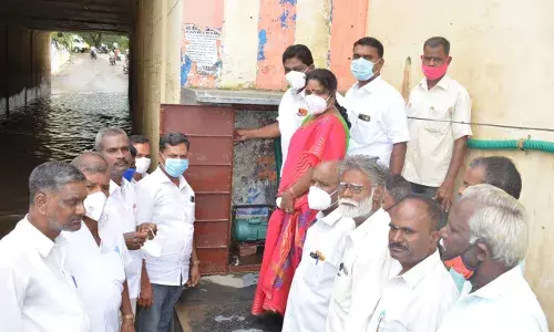 ஜோலார்பேட்டை ரயில்வே தரைப்பாலத்தில் தேங்கும் மழைநீருக்கு தீர்வு