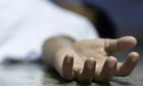 கூலித்தொழிலாளி கொலை: மகனிடம் போலீசார் தீவிர விசாரணை