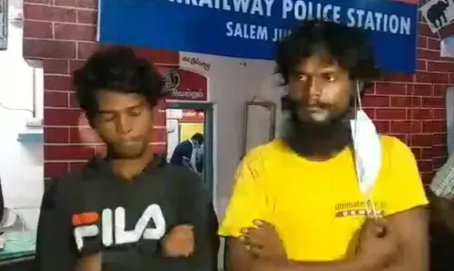 சேலத்தில் ரயிலை கவிழ்க்க முயற்சி- பரபரப்பு : இருவரை 5 மணி நேரத்தில் பிடித்த  போலீசார்