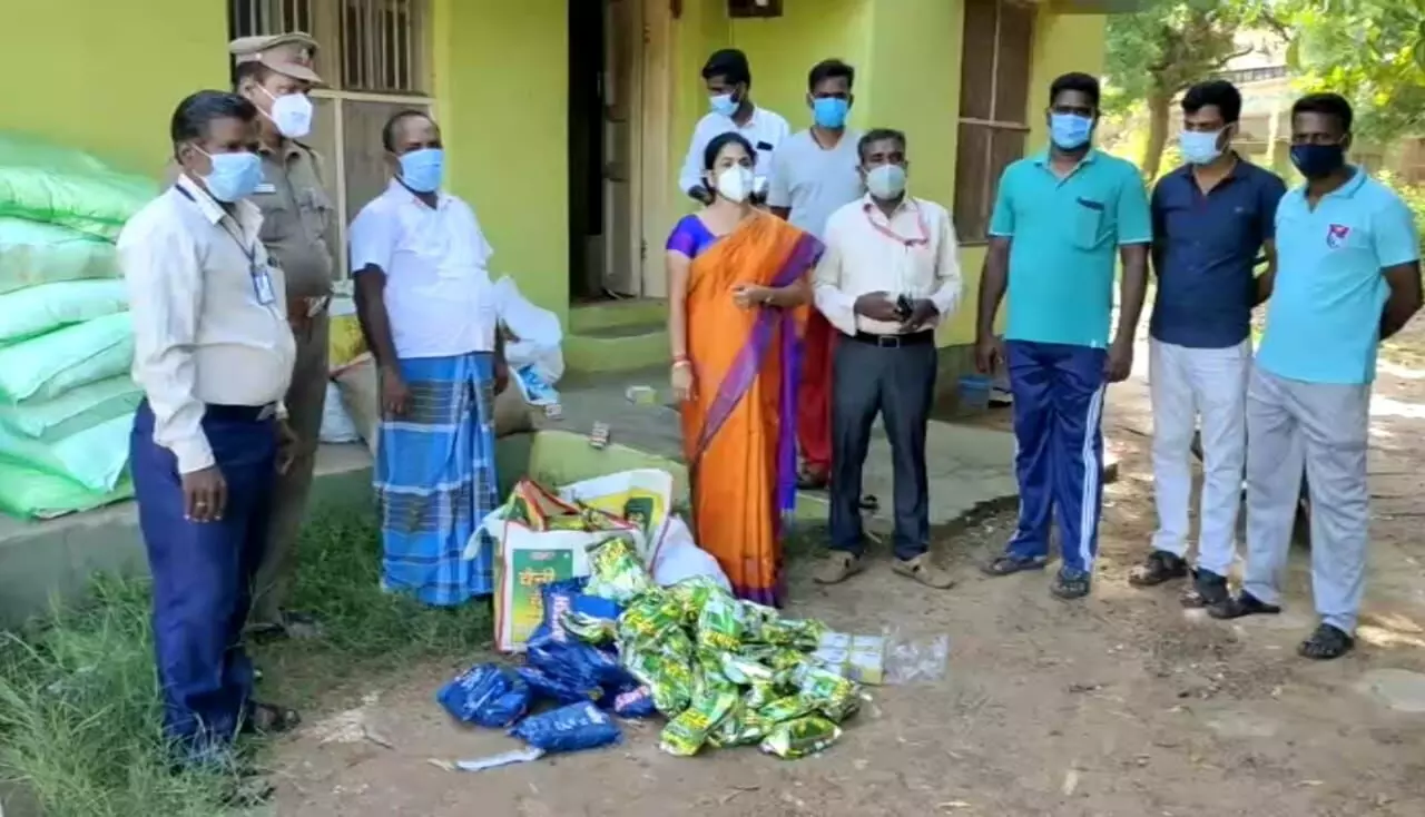 3 லட்சம் மதிப்பிலான தடை செய்யப்பட்ட குட்கா பொருட்கள் பறிமுதல் 3 லட்சம் மதிப்பிலான தடை செய்யப்பட்ட குட்கா பொருட்கள் பறிமுதல்