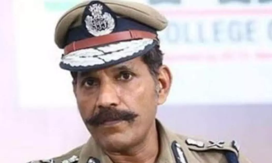 தமிழகத்தில் 4 கூடுதல் எஸ்பிக்கள் பணியிட மாற்றம் தமிழகத்தில் 4 கூடுதல் எஸ்பிக்கள் பணியிட மாற்றம்