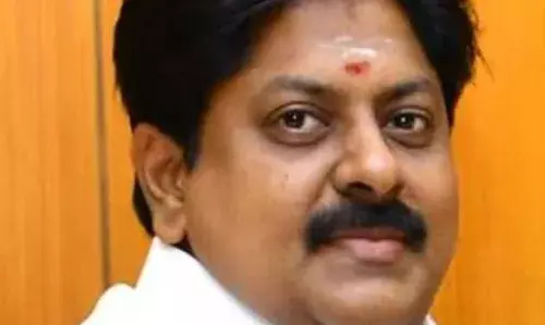 நடிகை சாந்தினியின் பாலியல் புகாரில் கைது செய்யப்பட்ட, முன்னாள் அமைச்சர் மணிகண்டனுக்கு  ஜாமீன்
