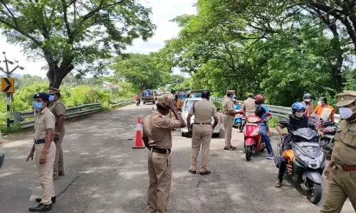 கன்னியாகுமரி மாவட்டத்தில் அதிக சுமை,  வேகம்:  60  வாகனங்கள் மீது வழக்கு