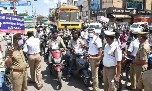 கொரோனா விதிமீறல் : முகக்கவசம் அணியாமல் வந்த 400 பேருக்கு அபராதம் விதிப்பு