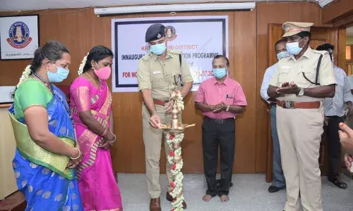 கிருஷ்ணகிரியில் பெண்கள் உதவி மையம் தொடக்கம்: எஸ்பி தகவல்