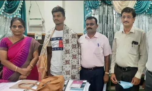 ஒலிம்பிக் போட்டிக்கான இந்திய ஹாக்கி பயிற்சி அணிக்கு பாலக்கோடு கல்லூரி மாணவர் தேர்வு