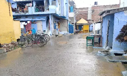 பள்ளிபாளையத்தில் குளிர்ந்த காற்றுடன் மிதமான மழை : பொதுமக்கள் மகிழ்ச்சி