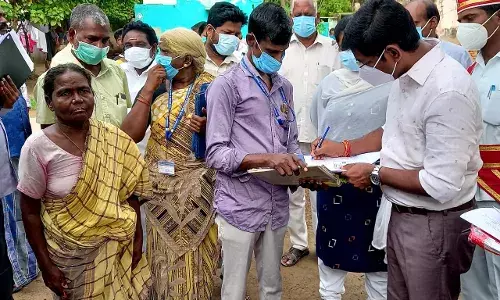 விழுப்புரம் மக்களின் பாராட்டை பெற்றுவரும்  மாவட்ட ஆட்சியர் மோகன்